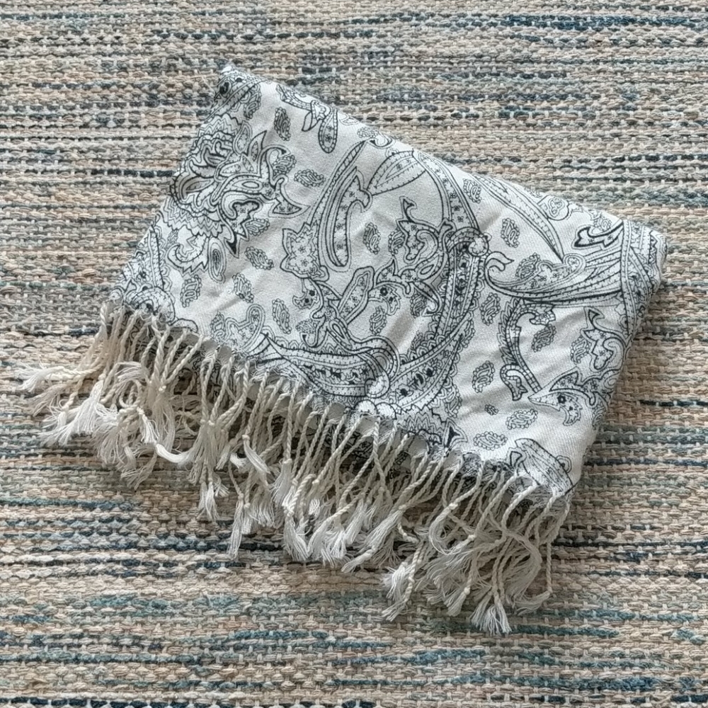 Cream & blue paisley scarf